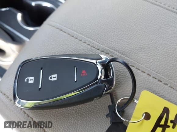 ✅ 2023 Chevrolet Traverse LS • VIN: 1GNERFKW5PJ321043 • Lot: 43370186. Wystawiony na IAAI z przebiegiem 32 386 mil. Bezpłatny archiwum sprzedaży aukcyjnych z USA i szczegółowy raport historii pojazdu na DreamBid. Zdjęcie 11.