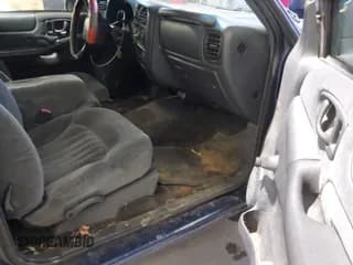 ✅ 2001 Chevrolet S-10 LS • VIN: 1GCCS19W818233602 • Лот: 41243240. Опубликован ранее на IAAI с пробегом 206 157 миль. Бесплатный доступ к архиву аукционных продаж из США и подробный отчёт об истории автомобиля на DreamBid. Изображение 5.