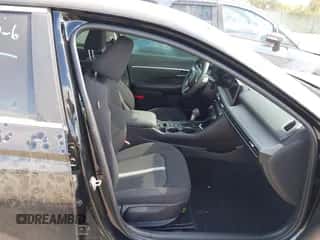 2025 Hyundai Sonata SE z VIN KMHL24JA1SA465630, wystawiony jako IAAI lot #43432603 z przebiegiem 5 480 mil mil oraz . Historia ofert i sprzedaży dostępna na DreamBid. Obrazek 5.