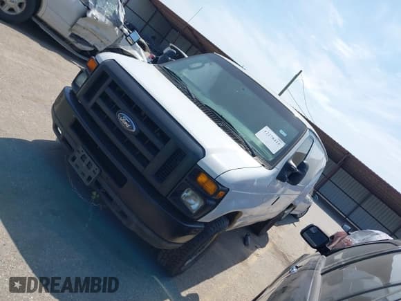 ✅ 2011 Ford Econoline Cargo Commercial • VIN: 1FTNE1EW9BDA90285 • Lot: 42278415. Listed on IAAI with 255,927 mi. Free auction sales archive from the USA and detailed vehicle history report at DreamBid. Image 2.