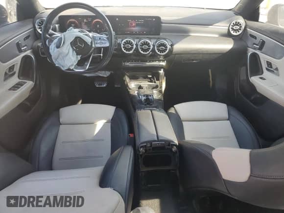 2021 Mercedes-Benz CLA 250 z VIN W1K5J4GB3MN176332, wystawiony jako Copart lot #84402625 z przebiegiem 63 076 mil mil oraz Czysty tytuł • Clean title. Historia ofert i sprzedaży dostępna na DreamBid. Obrazek 8.