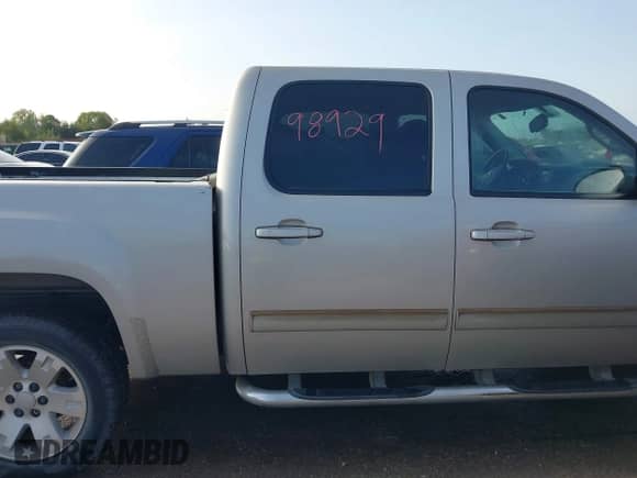 ✅ 2008 GMC Sierra 1500 SLE1 • VIN: 2GTEC13J781171948 • Lot: 43498929. Wystawiony na IAAI z przebiegiem 261 843 mil. Bezpłatny archiwum sprzedaży aukcyjnych z USA i szczegółowy raport historii pojazdu na DreamBid. Zdjęcie 13.