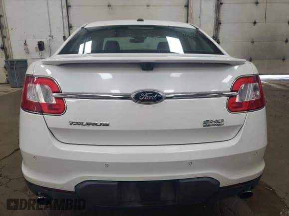 ✅ 2011 Ford Taurus SHO • VIN: 1FAHP2KT6BG123528 • Lot: 80555055. Listed on Copart with 131,523 mi. Free auction sales archive from the USA and detailed vehicle history report at DreamBid. Image 6.