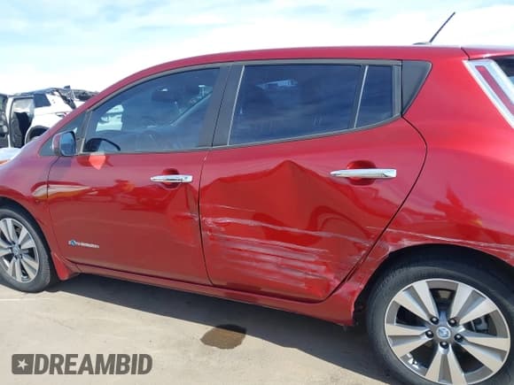 ✅ 2015 Nissan LEAF S • VIN: 1N4AZ0CP0FC312027 • Lot: 43610026. Wystawiony na IAAI z przebiegiem 73 767 mil. Bezpłatny archiwum sprzedaży aukcyjnych z USA i szczegółowy raport historii pojazdu na DreamBid. Zdjęcie 14.