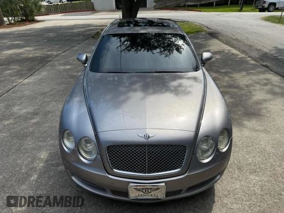 ✅ 2007 Bentley Flying Spur • VIN: SCBBR93W178041237 • Lot: 68636845. Wystawiony na Copart z przebiegiem 126 202 mil. Bezpłatny archiwum sprzedaży aukcyjnych z USA i szczegółowy raport historii pojazdu na DreamBid. Zdjęcie 11.
