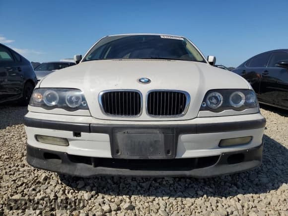 ✅ 2001 BMW 3 Series 325i • VIN: WBAAN37461ND49720 • Lot: 81226375. Wystawiony na Copart z przebiegiem 197 128 mil. Bezpłatny archiwum sprzedaży aukcyjnych z USA i szczegółowy raport historii pojazdu na DreamBid. Zdjęcie 5.