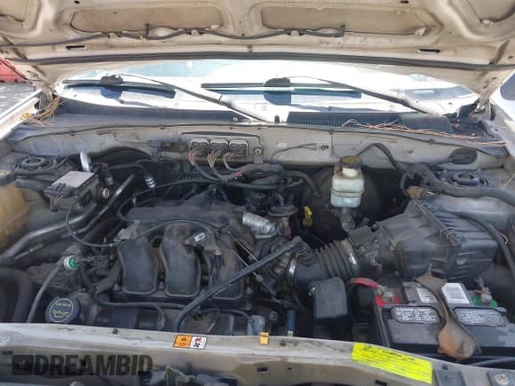 ✅ 2006 Ford Escape XLT • VIN: 1FMYU03196KC34657 • Lot: 42207202. Listed on IAAI with 235,799 mi. Free auction sales archive from the USA and detailed vehicle history report at DreamBid. Image 10.