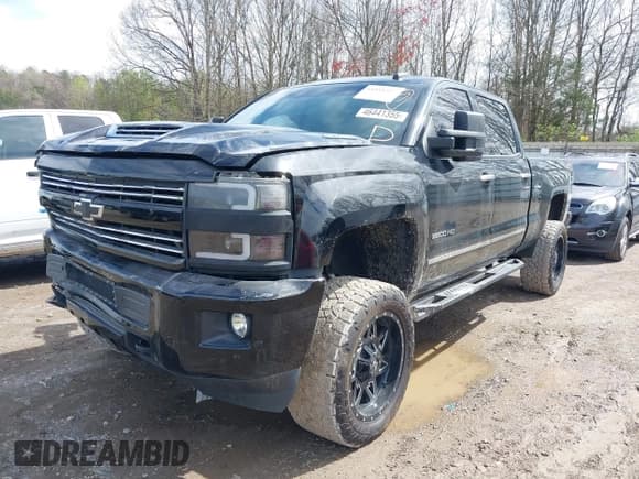 ✅ 2018 Chevrolet Silverado 2500HD LT • VIN: 1GC1KVEY9JF131162 • Lot: 41811327. Wystawiony na IAAI z przebiegiem 120 622 mil. Bezpłatny archiwum sprzedaży aukcyjnych z USA i szczegółowy raport historii pojazdu na DreamBid. Zdjęcie 17.