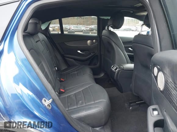 ✅ 2023 Mercedes-Benz GLC 300 • VIN: W1N0J8EB8PG152804 • Lot: 42042668. Wystawiony na IAAI z przebiegiem 29 383 mil. Bezpłatny archiwum sprzedaży aukcyjnych z USA i szczegółowy raport historii pojazdu na DreamBid. Zdjęcie 8.