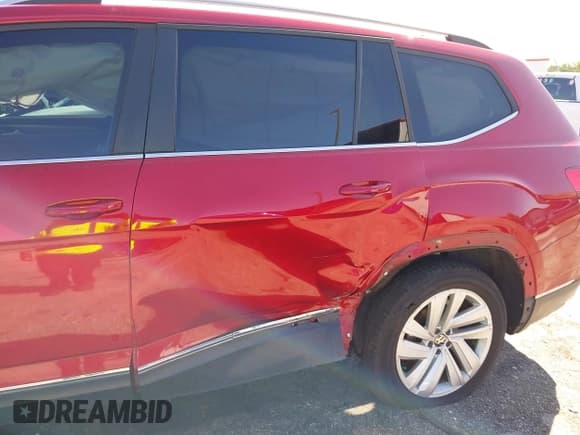 ✅ 2021 Volkswagen Atlas SEL • VIN: 1V2ER2CA7MC530819 • Lot: 43562746. Wystawiony na IAAI z przebiegiem 68 349 mil. Bezpłatny archiwum sprzedaży aukcyjnych z USA i szczegółowy raport historii pojazdu na DreamBid. Zdjęcie 6.