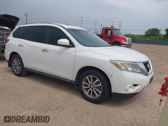 ✅ 2014 Nissan Pathfinder SL • VIN: 5N1AR2MN6EC685974 • Lot: 42236096. Listed on IAAI with 185,204 mi. Free auction sales archive from the USA and detailed vehicle history report at DreamBid. Image 1.