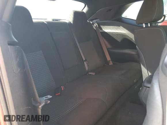 ✅ 2022 Dodge Challenger R/T • VIN: 2C3CDZBT8NH108886 • Lot: 89711065. Wystawiony na Copart z przebiegiem 39 410 mil. Bezpłatny archiwum sprzedaży aukcyjnych z USA i szczegółowy raport historii pojazdu na DreamBid. Zdjęcie 10.