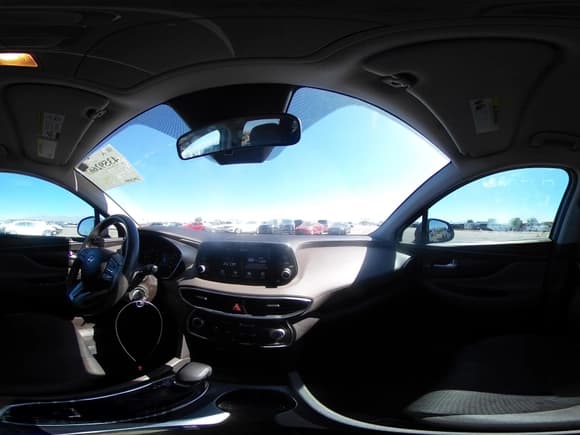 ✅ 2019 Hyundai Santa Fe SE • VIN: 5NMS23AD8KH030713 • Lot: 43592667. Wystawiony na IAAI z przebiegiem 74 344 mil. Bezpłatny archiwum sprzedaży aukcyjnych z USA i szczegółowy raport historii pojazdu na DreamBid. Zdjęcie 18.