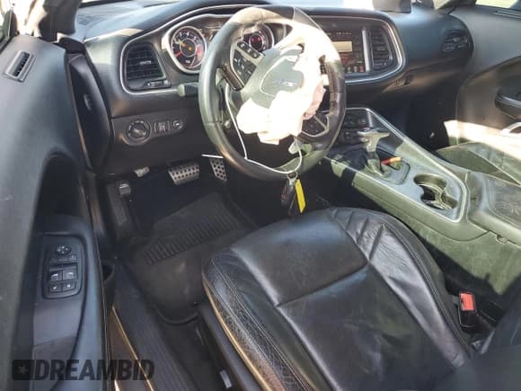 ✅ 2015 Dodge Challenger SRT 392 • VIN: 2C3CDZDJ4FH809650 • Lot: 71700425. Wystawiony na Copart z przebiegiem 111 922 mil. Bezpłatny archiwum sprzedaży aukcyjnych z USA i szczegółowy raport historii pojazdu na DreamBid. Zdjęcie 8.