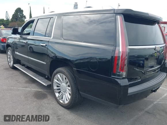 ✅ 2016 Cadillac Escalade ESV Platinum • VIN: 1GYS4KKJ8GR264453 • Лот: 43089394. Опубликован ранее на IAAI с пробегом 202 800 миль. Бесплатный доступ к архиву аукционных продаж из США и подробный отчёт об истории автомобиля на DreamBid. Изображение 3.