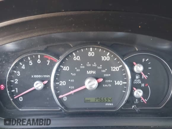 ✅ 2006 Mitsubishi Galant DE • VIN: 4A3AB26F66E014659 • Лот: 41829572. Опубликован ранее на IAAI с пробегом 176 694 миль. Бесплатный доступ к архиву аукционных продаж из США и подробный отчёт об истории автомобиля на DreamBid. Изображение 7.