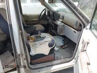 ✅ 1987 Dodge Caravan • VIN: 2B4FK41G3HR127301 • Lot: 42393563. Listed on IAAI with Not provided. Free auction sales archive from the USA and detailed vehicle history report at DreamBid. Image 5.