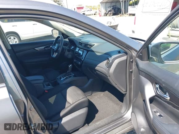 ✅ 2017 Nissan Rogue S • VIN: KNMAT2MTXHP588343 • Lot: 42626046. Wystawiony na IAAI z przebiegiem 120 335 mil. Bezpłatny archiwum sprzedaży aukcyjnych z USA i szczegółowy raport historii pojazdu na DreamBid. Zdjęcie 5.