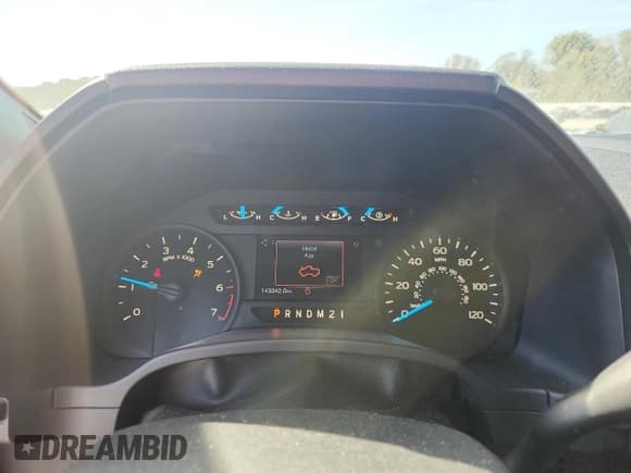 ✅ 2017 Ford F-150 XL • VIN: 1FTEW1EF9HFB61611 • Lot: 89479995. Wystawiony na Copart z przebiegiem 143 342 mil. Bezpłatny archiwum sprzedaży aukcyjnych z USA i szczegółowy raport historii pojazdu na DreamBid. Zdjęcie 9.