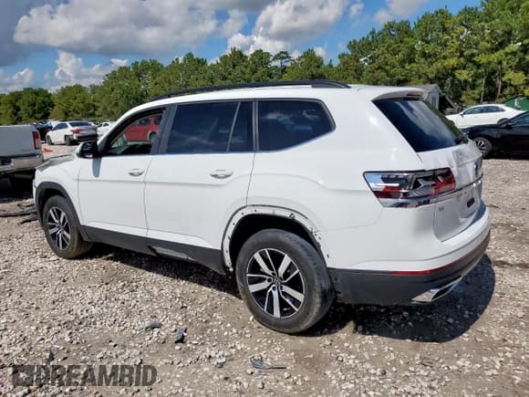 ✅ 2022 Volkswagen Atlas SE • VIN: 1V2DP2CA0NC547593 • Lot: 62278285. Listed on Copart with 30,597 mi. Free auction sales archive from the USA and detailed vehicle history report at DreamBid. Image 2.