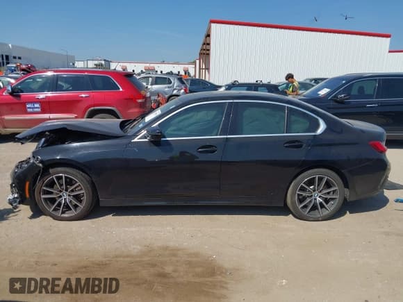 ✅ 2020 BMW 3 Series 330i • VIN: 3MW5R1J04L8B05664 • Lot: 43195890. Wystawiony na IAAI z przebiegiem 93 851 mil. Bezpłatny archiwum sprzedaży aukcyjnych z USA i szczegółowy raport historii pojazdu na DreamBid. Zdjęcie 14.