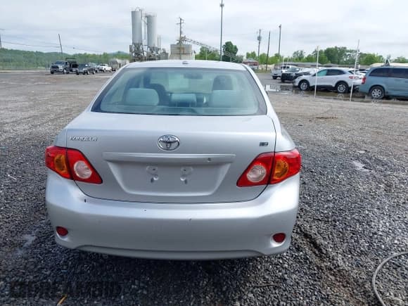 ✅ 2010 Toyota Corolla • VIN: 1NXBU4EE4AZ238688 • Lot: 42351949. Listed on IAAI with 71,770 mi. Free auction sales archive from the USA and detailed vehicle history report at DreamBid. Image 16.