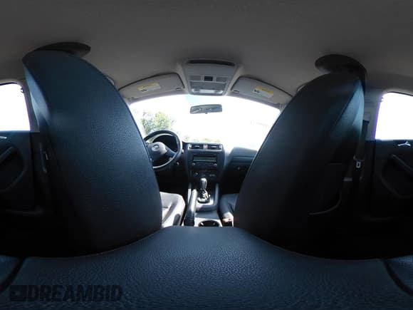 ✅ 2011 Volkswagen Jetta SE • VIN: 3VWDX7AJXBM388431 • Lot: 42995247. Wystawiony na IAAI z przebiegiem 77 525 mil. Bezpłatny archiwum sprzedaży aukcyjnych z USA i szczegółowy raport historii pojazdu na DreamBid. Zdjęcie 19.