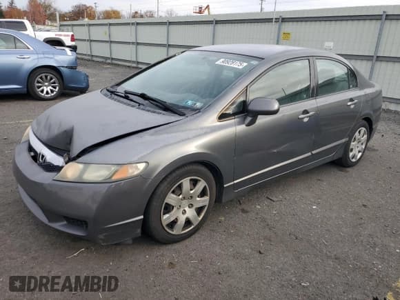 ✅ 2010 Honda Civic LX • VIN: 2HGFA1F57AH550696 • Лот: 90928175. Опубликован ранее на Copart с пробегом 215 763 миль. Бесплатный доступ к архиву аукционных продаж из США и подробный отчёт об истории автомобиля на DreamBid. Изображение 1.