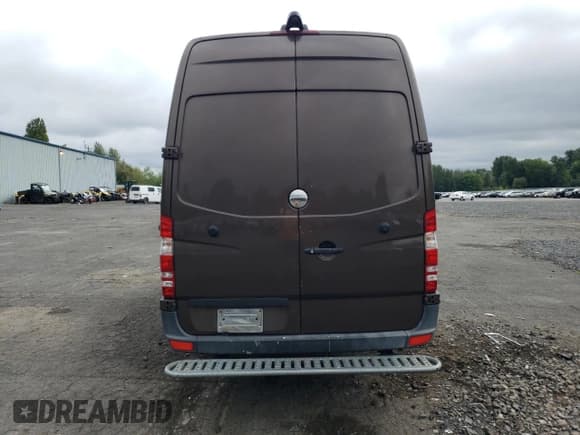 ✅ 2015 Freightliner Sprinter • VIN: WDYPE8CC6FP165009 • Лот: 71892314. Опубликован ранее на Copart с пробегом 143 683 миль. Бесплатный доступ к архиву аукционных продаж из США и подробный отчёт об истории автомобиля на DreamBid. Изображение 6.