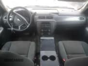 ✅ 2007 Chevrolet Suburban Commercial • VIN: 3GNGK26K17G299668 • Lot: 59481865. Wystawiony na Copart z przebiegiem 305 742 mil. Bezpłatny archiwum sprzedaży aukcyjnych z USA i szczegółowy raport historii pojazdu na DreamBid. Zdjęcie 8.