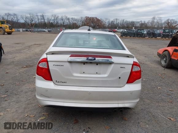 ✅ 2012 Ford Fusion SEL • VIN: 3FAHP0JA7CR376310 • Lot: 43691002. Wystawiony na IAAI z przebiegiem 205 959 mil. Bezpłatny archiwum sprzedaży aukcyjnych z USA i szczegółowy raport historii pojazdu na DreamBid. Zdjęcie 17.