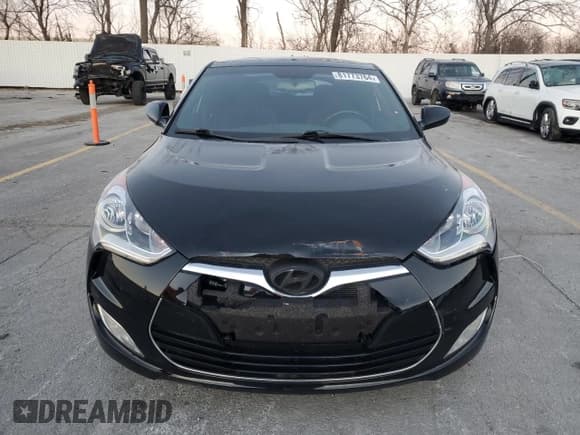 ✅ 2017 Hyundai Veloster • VIN: KMHTC6AD9HU320846 • Lot: 81773764. Wystawiony na Copart z przebiegiem 50 669 mil. Bezpłatny archiwum sprzedaży aukcyjnych z USA i szczegółowy raport historii pojazdu na DreamBid. Zdjęcie 5.
