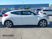 ✅ 2014 Hyundai Veloster • VIN: KMHTC6AD7EU186009 • Lot: 41346821. Wystawiony na IAAI z przebiegiem 59 185 mil. Bezpłatny archiwum sprzedaży aukcyjnych z USA i szczegółowy raport historii pojazdu na DreamBid. Zdjęcie 13.
