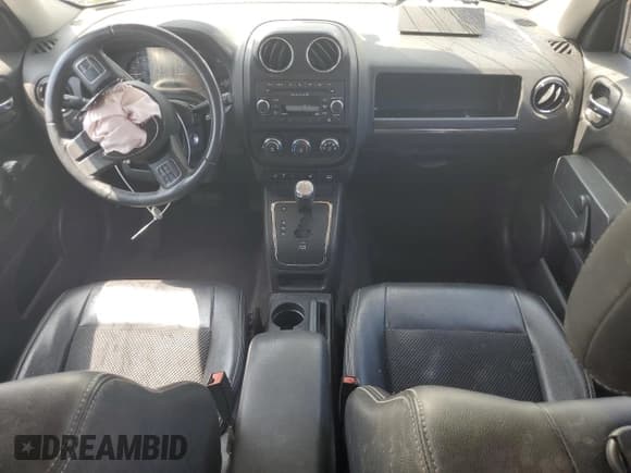 ✅ 2017 Jeep Patriot Sport SE • VIN: 1C4NJPBA8HD213333 • Lot: 65633645. Listed on Copart with 91,648 mi. Free auction sales archive from the USA and detailed vehicle history report at DreamBid. Image 8.