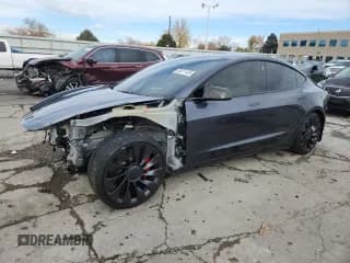 ✅ 2023 Tesla Model 3 Performance • VIN: 5YJ3E1EC2PF711640 • Lot: 90611405. Wystawiony na Copart z przebiegiem 17 038 mil. Bezpłatny archiwum sprzedaży aukcyjnych z USA i szczegółowy raport historii pojazdu na DreamBid. Zdjęcie 1.