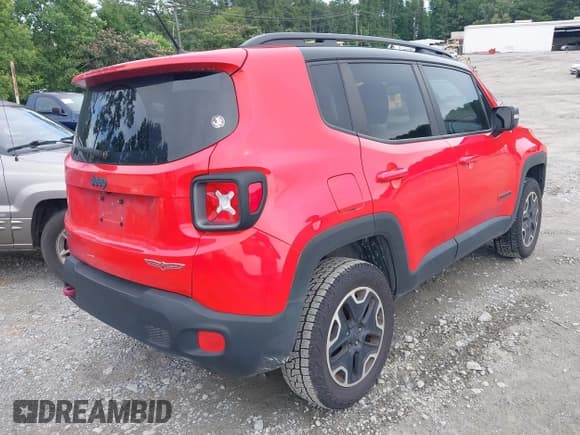 ✅ 2017 Jeep Renegade Trailhawk • VIN: ZACCJBCB1HPF26095 • Lot: 42559419. Listed on IAAI with 105,621 mi. Free auction sales archive from the USA and detailed vehicle history report at DreamBid. Image 4.
