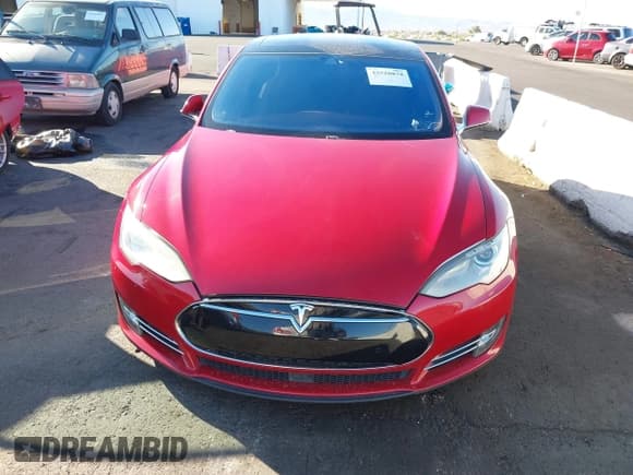 ✅ 2015 Tesla Model S 85D • VIN: 5YJSA1H29FFP80060 • Lot: 43520878. Wystawiony na IAAI z przebiegiem 130 463 mil. Bezpłatny archiwum sprzedaży aukcyjnych z USA i szczegółowy raport historii pojazdu na DreamBid. Zdjęcie 6.