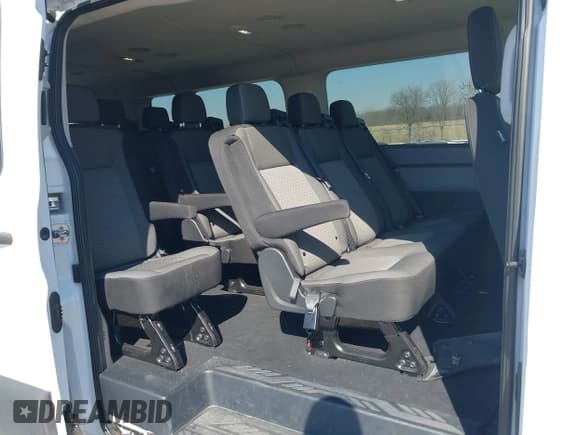 ✅ 2023 Ford Transit Passenger XL • VIN: 1FBAX2YG7PKA45159 • Лот: 41702053. Опубликован ранее на IAAI с пробегом 41 826 миль. Бесплатный доступ к архиву аукционных продаж из США и подробный отчёт об истории автомобиля на DreamBid. Изображение 8.