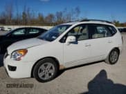 ✅ 2010 Kia Rondo • VIN: KNAHG8C95A7300131 • Лот: 90493085. Опубликован ранее на Copart с пробегом 165 011 миль. Бесплатный доступ к архиву аукционных продаж из США и подробный отчёт об истории автомобиля на DreamBid. Изображение 1.