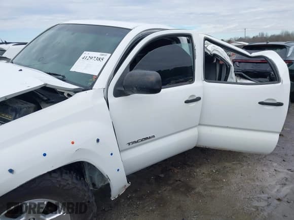 ✅ 2009 Toyota Tacoma PreRunner • VIN: 3TMJU62N59M082788 • Lot: 41297385. Wystawiony na IAAI z przebiegiem 253 581 mil. Bezpłatny archiwum sprzedaży aukcyjnych z USA i szczegółowy raport historii pojazdu na DreamBid. Zdjęcie 13.