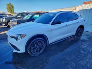 ✅ 2020 Alfa Romeo Stelvio • VIN: ZASPAJAN5L7C86121 • Лот: 92937675. Опубликован ранее на Copart с пробегом 89 143 миль. Бесплатный доступ к архиву аукционных продаж из США и подробный отчёт об истории автомобиля на DreamBid. Изображение 1.