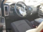 ✅ 2009 Dodge 1500 SLT • VIN: 1D3HV18T29S786921 • Lot: 86541125. Wystawiony na Copart z przebiegiem 118 276 mil. Bezpłatny archiwum sprzedaży aukcyjnych z USA i szczegółowy raport historii pojazdu na DreamBid. Zdjęcie 8.