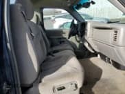 ✅ 2000 GMC Sierra 1500 SLE • VIN: 1GTEK14T3YZ223523 • Лот: 47747175. Опубликован ранее на Copart с пробегом 218 723 миль. Бесплатный доступ к архиву аукционных продаж из США и подробный отчёт об истории автомобиля на DreamBid. Изображение 11.