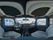 ✅ 2021 Jeep Gladiator Mojave • VIN: 1C6JJTEG3ML603822 • Lot: 42708071. Wystawiony na IAAI z przebiegiem 25 392 mil. Bezpłatny archiwum sprzedaży aukcyjnych z USA i szczegółowy raport historii pojazdu na DreamBid. Zdjęcie 19.