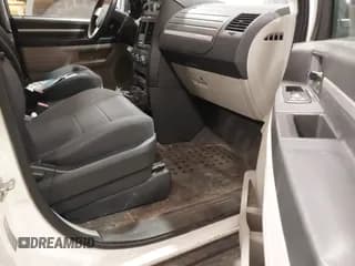 ✅ 2010 Dodge Grand Caravan Cargo • VIN: 2D4RN1AE7AR273407 • Lot: 41477455. Listed on IAAI with 178,687 mi. Free auction sales archive from the USA and detailed vehicle history report at DreamBid. Image 5.