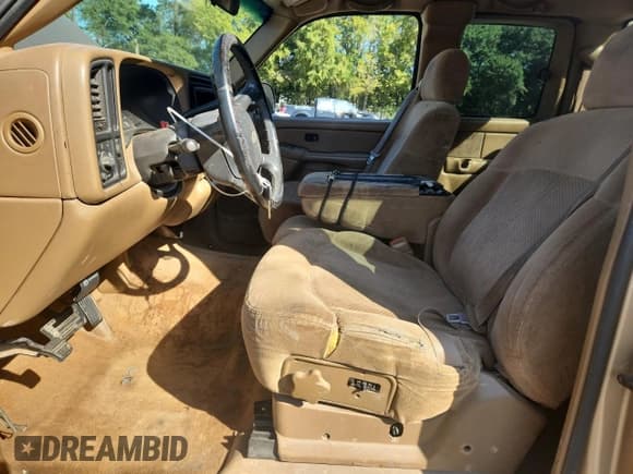 ✅ 2000 Chevrolet Silverado 1500 LS • VIN: 1GCEC19V7YE274392 • Lot: 84716775. Listed on Copart with 385,444 mi. Free auction sales archive from the USA and detailed vehicle history report at DreamBid. Image 7.