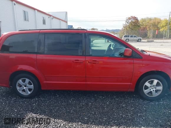 ✅ 2012 Dodge Grand Caravan SXT • VIN: 2C4RDGCG6CR356623 • Lot: 43522685. Wystawiony na IAAI z przebiegiem 210 131 mil. Bezpłatny archiwum sprzedaży aukcyjnych z USA i szczegółowy raport historii pojazdu na DreamBid. Zdjęcie 13.