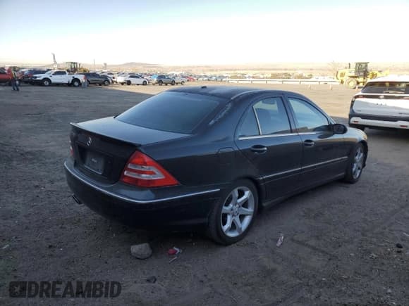 ✅ 2007 Mercedes-Benz C 230 Sport • VIN: WDBRF52HX7F853520 • Lot: 48811325. Wystawiony na Copart z przebiegiem 117 859 mil. Bezpłatny archiwum sprzedaży aukcyjnych z USA i szczegółowy raport historii pojazdu na DreamBid. Zdjęcie 3.