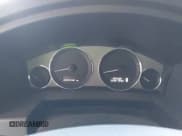 ✅ 2009 Jeep Commander Limited • VIN: 1J8HG58T39C517887 • Lot: 42186705. Wystawiony na IAAI z przebiegiem 234 448 mil. Bezpłatny archiwum sprzedaży aukcyjnych z USA i szczegółowy raport historii pojazdu na DreamBid. Zdjęcie 7.