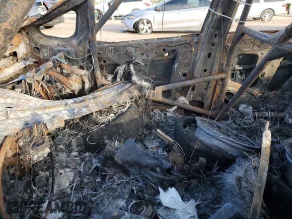 ✅ 2015 Honda Fit LX • VIN: 3HGGK5G5XFM749614 • Лот: 85651504. Опубликован ранее на Copart с пробегом Не указан. Бесплатный доступ к архиву аукционных продаж из США и подробный отчёт об истории автомобиля на DreamBid. Изображение 7.